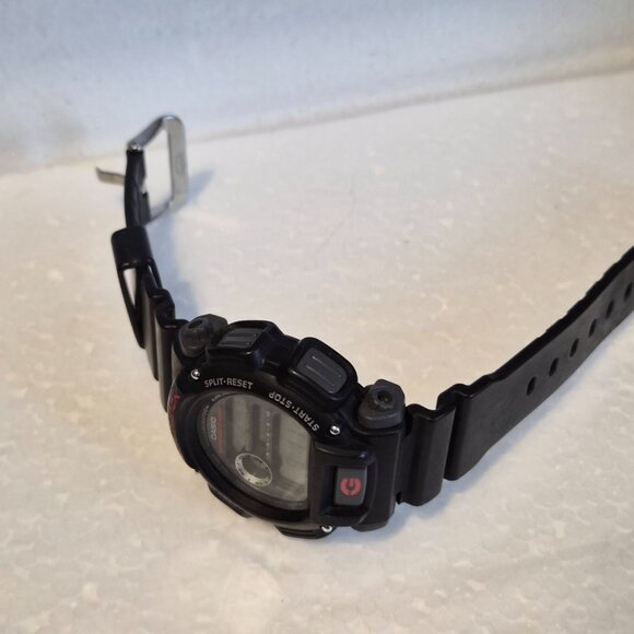 G Shock Digital Black and red - Picture 6 of 9